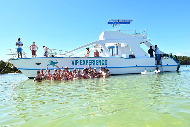 Sabina del Mar Party Boat VIP - Getting There: Pickup, Mobile Ticket, and the Bibijagua Start