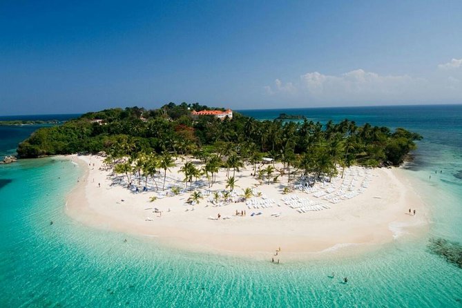 Samana Full Day -baracardi island, horses, lemon waterfall - Lunch and drinks: what you can expect when you’re out all day