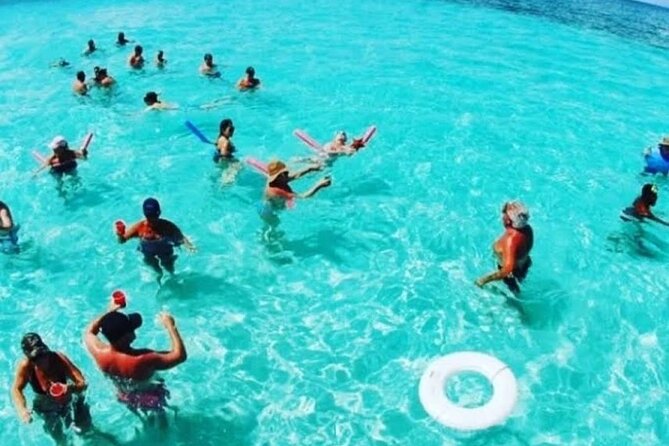 Sand Bar Punta Cana, Snorkeling, Party Boat, Booze Cruise Party - Natural pool off Bávaro Beach: where the water feels made for photos