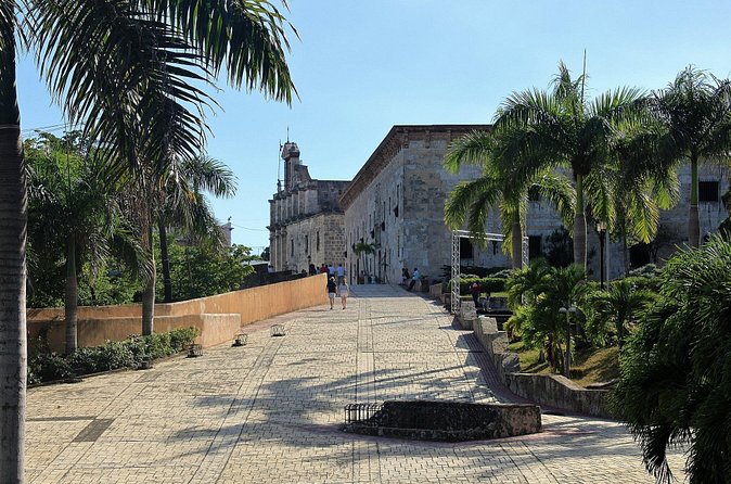 Santo Domingo - Santa María la Menor: A Cathedral Visit That Sets the Tone
