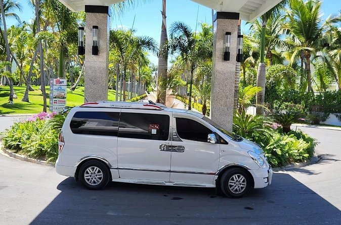 Santo Domingo Airport and Lopesan Costa Bavaro Private Transfer - Arrival at Lopesan Costa Bavaro: getting inside faster