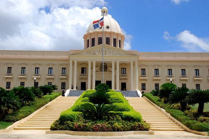 Santo Domingo City - Full Day All Inclusive Tour - Palacio de Colón and the Columbus story you can actually see