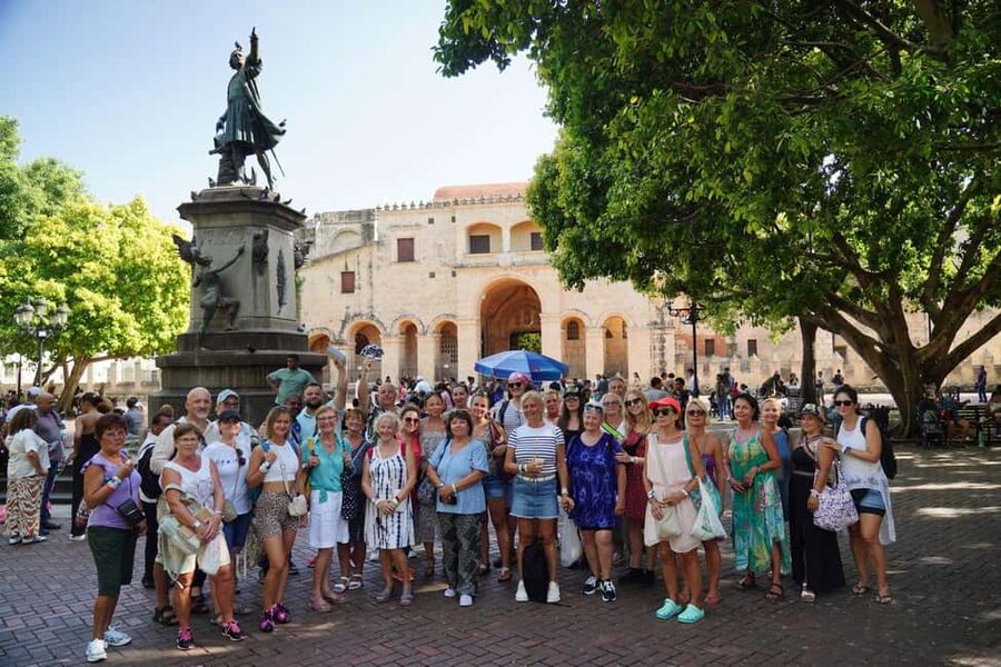 Santo Domingo City Tour From Punta Cana - Group Size, Customization, and Guide Languages: Getting the Best Day