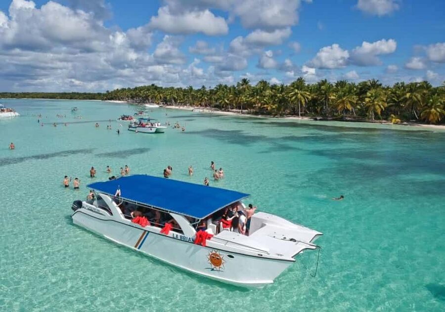 Saona Island: Catamaran/Speedboat Tour to a Dream Beach - Catamaran Sailing Along Cotubanamá National Park Views