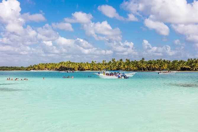 Saona Island Cruise & Private Beach - The catamaran/fast-boat mix: comfort vs. speed