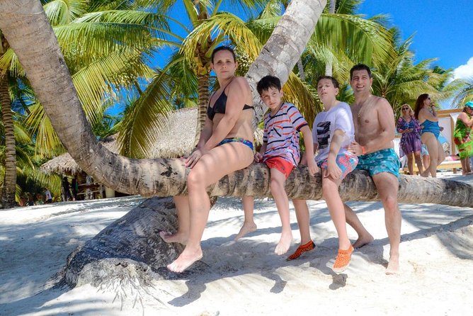 Saona Island Paradise Full Day - all inclusive. From Punta Cana & Bayahibe - The catamaran return with dancing: fun, but not quiet