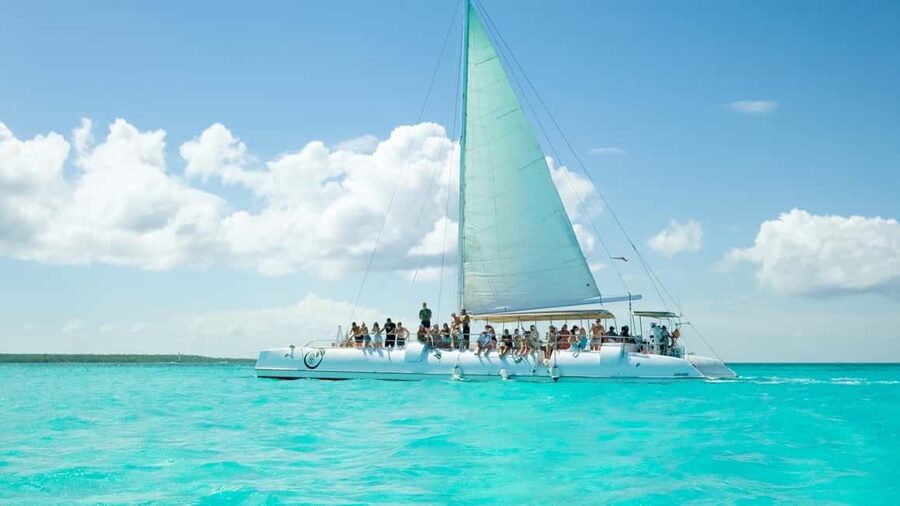 Saona island small group boat with water slide with lunch - Speedboat + waterslide: the fun part of the route