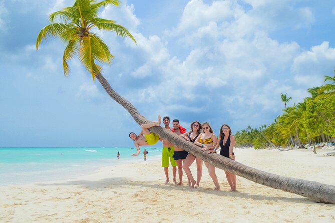 Saona Island Tour – Caribbean All Inclusive Escape - Group Size and Atmosphere: Comfort vs. the Crowds Problem
