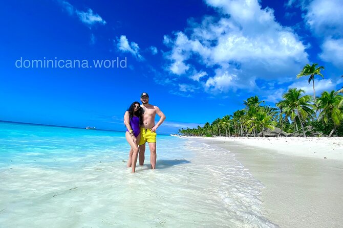 Saona Private Tour with Own Guide and Transport from Punta Cana - Lunch, drinks, and the floating-bar rhythm