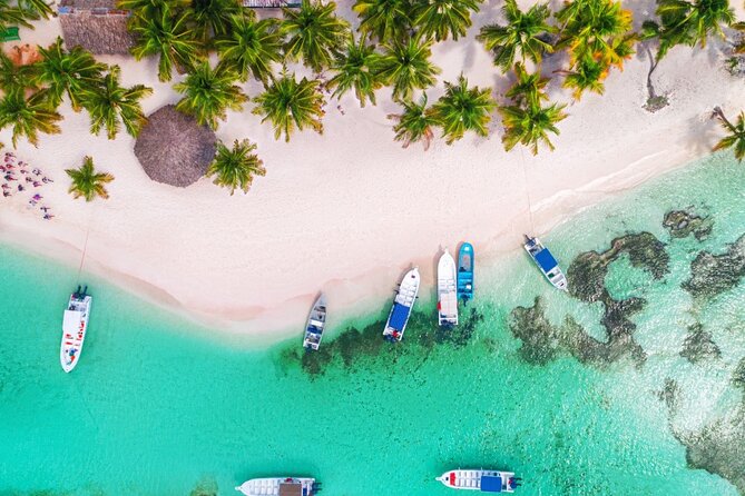 Saône Island in Catamaran and speedboat (blue lagoon) swimming pool. - Lunch on the island: Dominican buffet after the water time