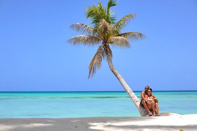 Saône Island in Catamaran and speedboat (blue lagoon) swimming pool. - Price and value of a $75 combo day