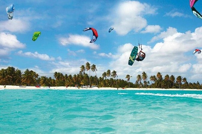 Secrets Royal Beach - Round Trip Shuttle - Punta Cana Airport - Finding the Driver Quickly: Small Detail, Big Payoff