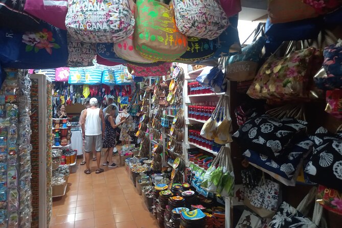 Shopping or souvenirs in Plaza Bávaro - Practical tips to get the best outcome from a one-stop shop