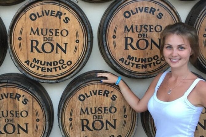 Shopping Tour In Don Lucas Cigar Factory, Rum tasting, Cocoa factory, Souvenirs - Mundo Autentico: a one-stop shopping break with tastings