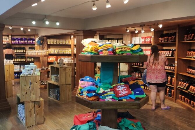 Shopping Tour In Don Lucas Cigar Factory, Rum tasting, Cocoa factory, Souvenirs - Ron Gallery rum tasting: national pride with a shopping reality check