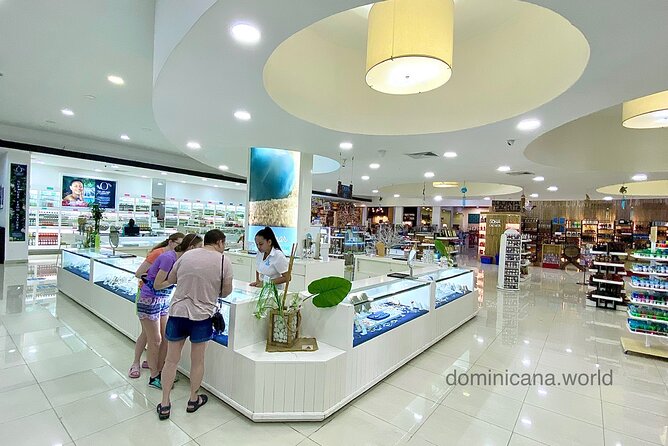 Shopping tour Punta Cana rum cigars coffee larimar chocolate souvenirs mamajuan - Chocolate factory and organic coffee: the easy win for gift shoppers