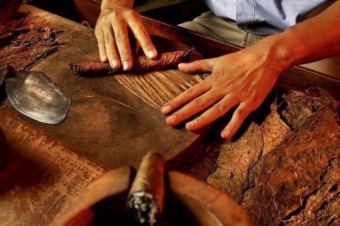 Shopping tour Punta Cana rum cigars coffee larimar chocolate souvenirs mamajuan - Larimar history and Dominican stone: buying with a story