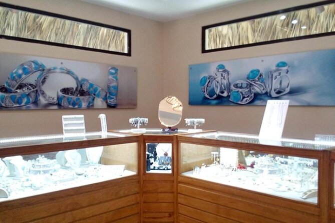 Shopping Tour Punta Cana with private transportation - Price and What That $40 Actually Buys