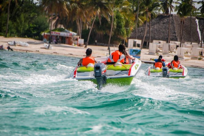 Speedboat & Snorkeling from Punta Cana - Getting to the beach: pickup, timing, and group size