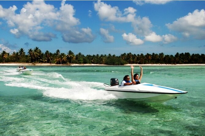Speedboats and Parasailing Combo - Drinks on board: value for some, a caution for others