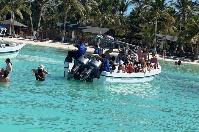 Tour to Saona Island with Lunch and Transportation - Saona by speedboat moments: why the water feels different