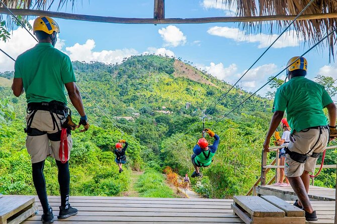 Tours Ziplines Punta Cana - How the Course Works: 2,100 Meters of Double Line