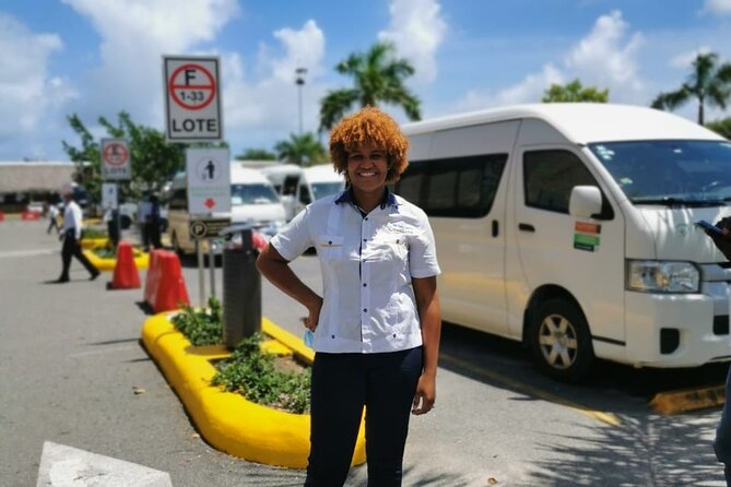 Transfer from Punta Cana Airport, Taxi, to Hotels in Bavaro Punta Cana - Finding your driver outside arrivals hall (the “you’ll know it when you see it” part)