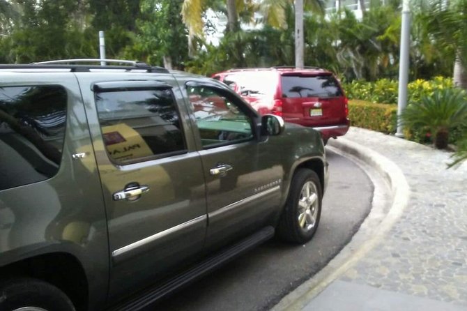 Transfers From Punta Cana Airport (PUJ)<=> To All Place at Uvero Alto Punta Cana - Comfort Extras: Water, WiFi, Baby Seats, and the Drink Options