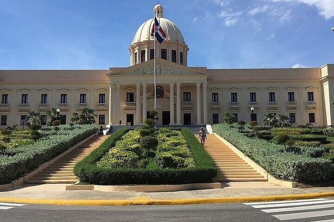Visit Santo Domingo Tour with Lunch and Transportation Included - El Malecón: where the breeze replaces museum energy