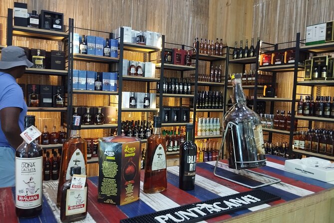 World Mart Souvenirs Store - Guided Tour - Picking Souvenirs Without Regret: A Simple Shopping Game Plan